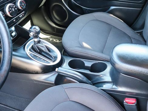 Used 2016 Kia Soul FWD image 23