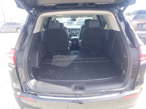 Used 2021 Buick Enclave Essence w/ Sport Touring Edition image 13