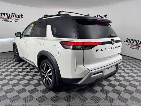 Used 2023 Nissan Pathfinder Platinum AWD/4WD image 9
