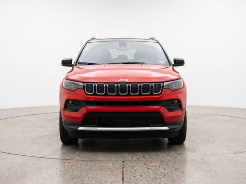 Used 2025 Jeep Compass Limited AWD/4WD image 2