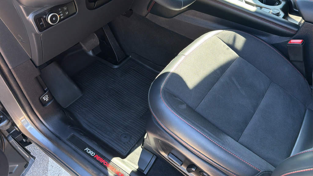Used 2025 Ford Explorer ST w/ Sun And Sound Package RWD image 12