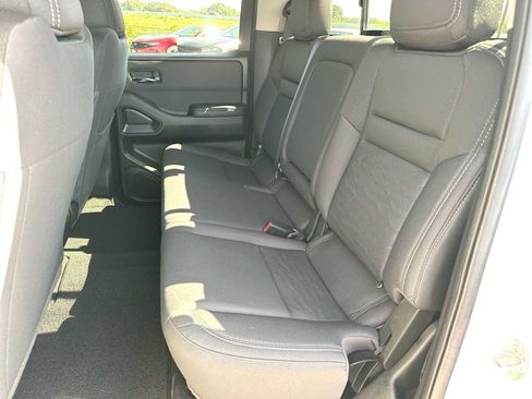 Used 2024 Nissan Frontier SV w/ SV Convenience Package RWD image 23