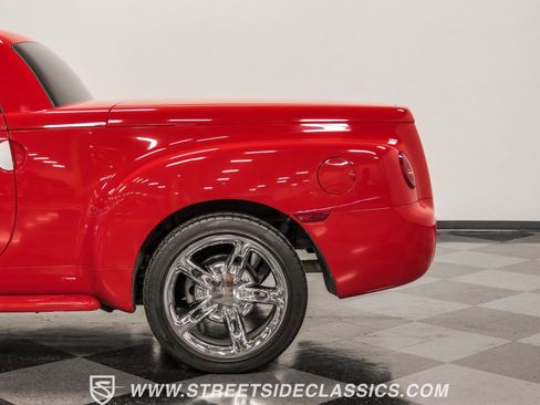 Used 2003 Chevrolet SSR w/ Preferred Equipment Group image 25