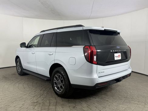 Certified 2025 Ford Expedition Active image 5