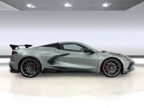 Used 2024 Chevrolet Corvette Stingray Premium Conv w/ Z51 Performance Package image 8