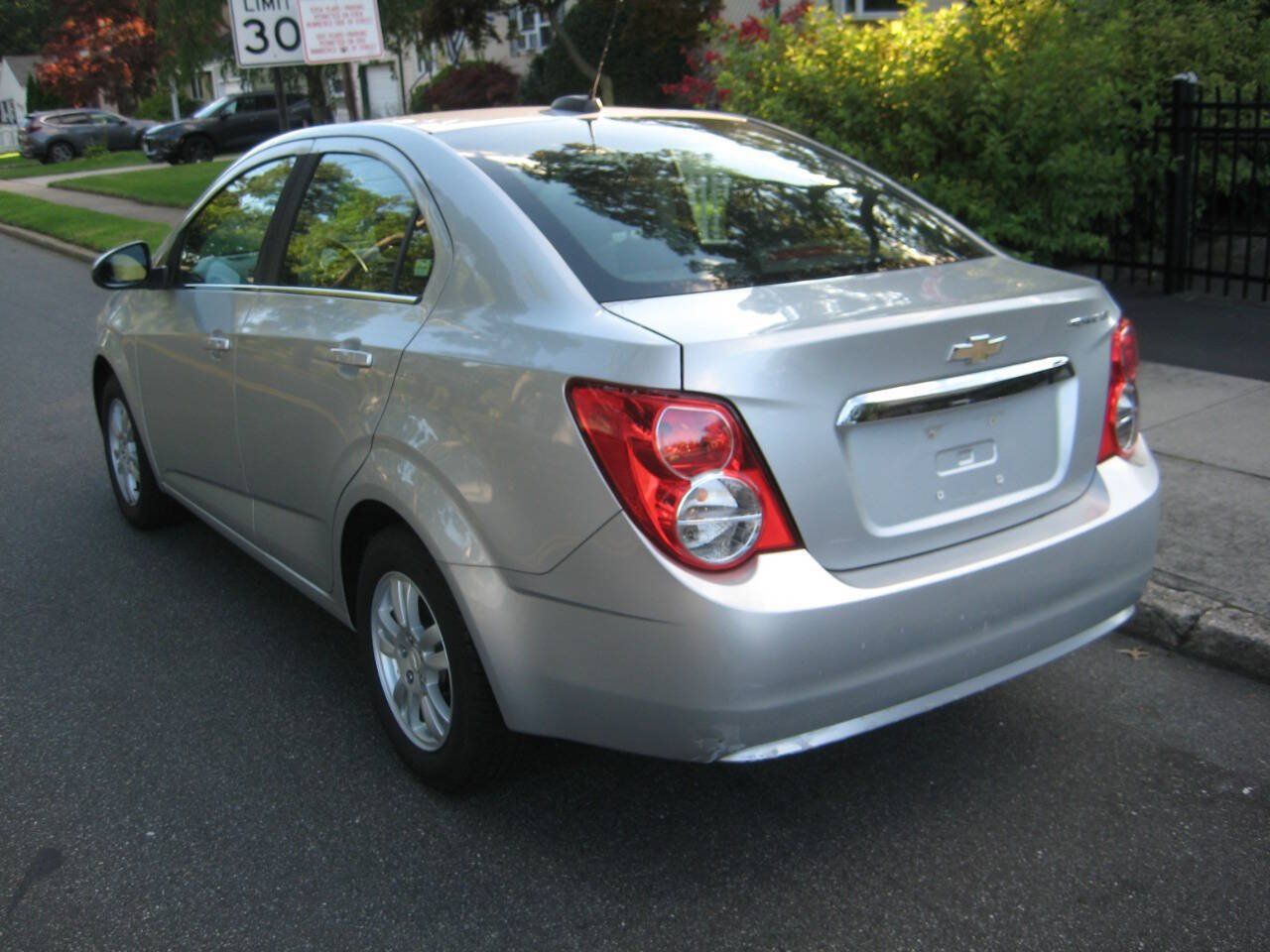 Used 2016 Chevrolet Sonic LT FWD image 4