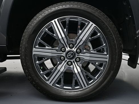 Used 2025 Toyota Sequoia Capstone image 26