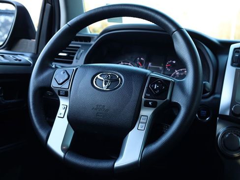 Used 2022 Toyota 4Runner SR5 image 12