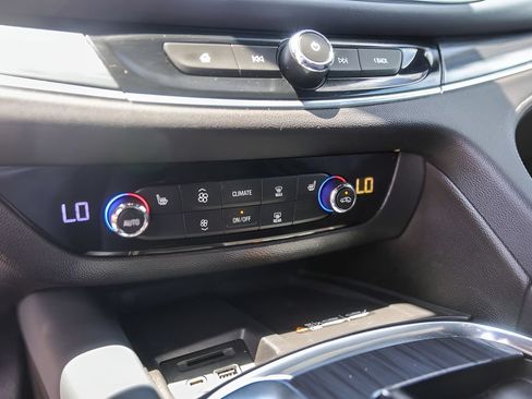 Used 2023 Buick Enclave Essence FWD image 18
