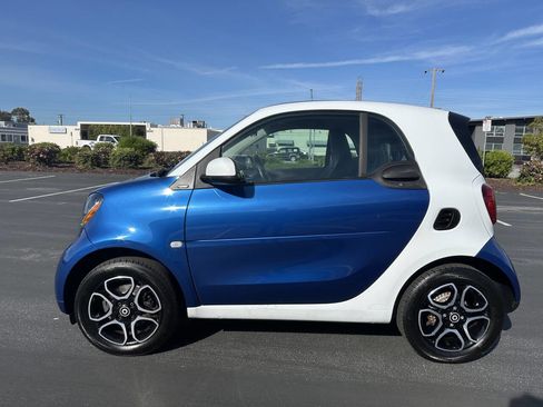 Used 2016 smart fortwo Prime image 6
