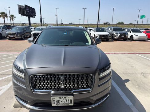 Used 2021 Lincoln Nautilus Reserve FWD image 3