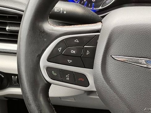 Used 2017 Chrysler Pacifica Touring-L Plus image 14