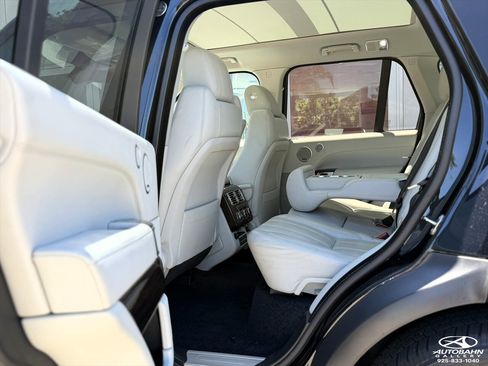 Used 2017 Land Rover Range Rover HSE AWD/4WD image 24