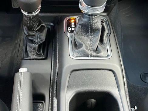 New 2025 Jeep Gladiator Rubicon image 18