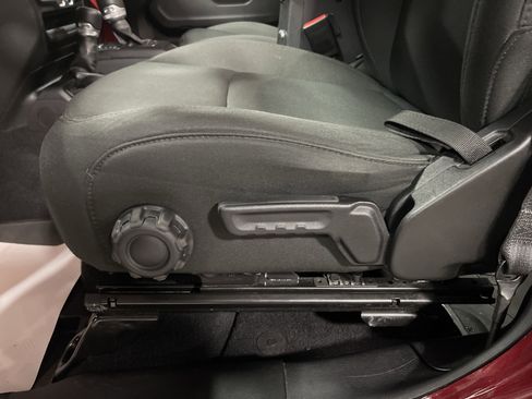 Used 2021 Jeep Wrangler Unlimited Willys image 10