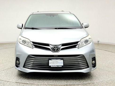 Used 2020 Toyota Sienna XLE Premium AWD/4WD image 2