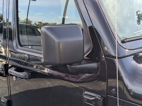 Used 2023 Jeep Wrangler Unlimited Sahara image 9