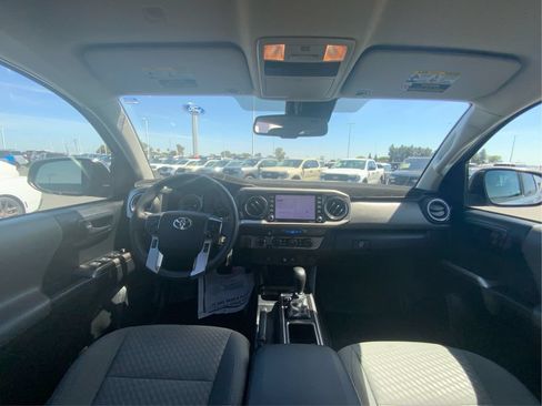 Used 2021 Toyota Tacoma SR5 AWD/4WD image 25