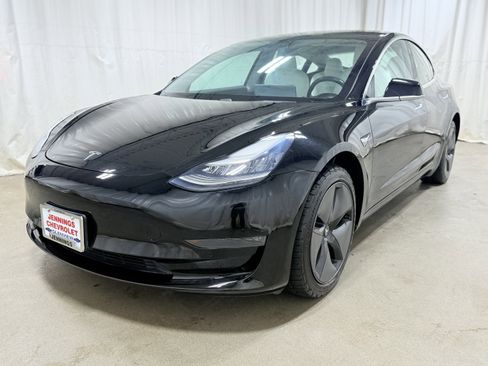 Used 2018 Tesla Model 3 Long Range image 3