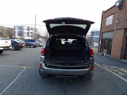 Used 2016 BMW X5 M image 9