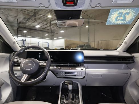 Used 2025 Hyundai Kona SEL image 28