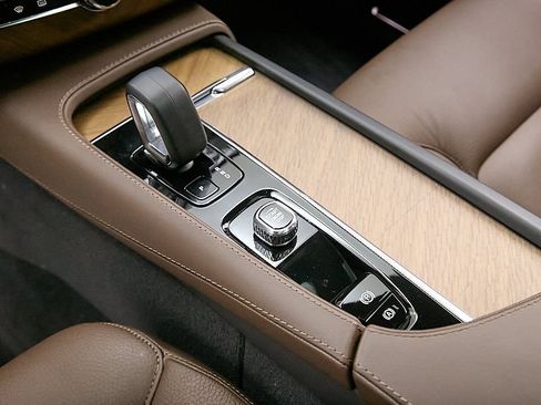 Certified 2023 Volvo XC90 T8 Plus w/ Protection Package image 21