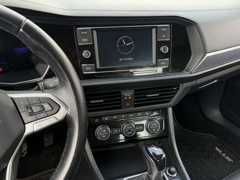 Used 2023 Volkswagen Jetta SE image 20