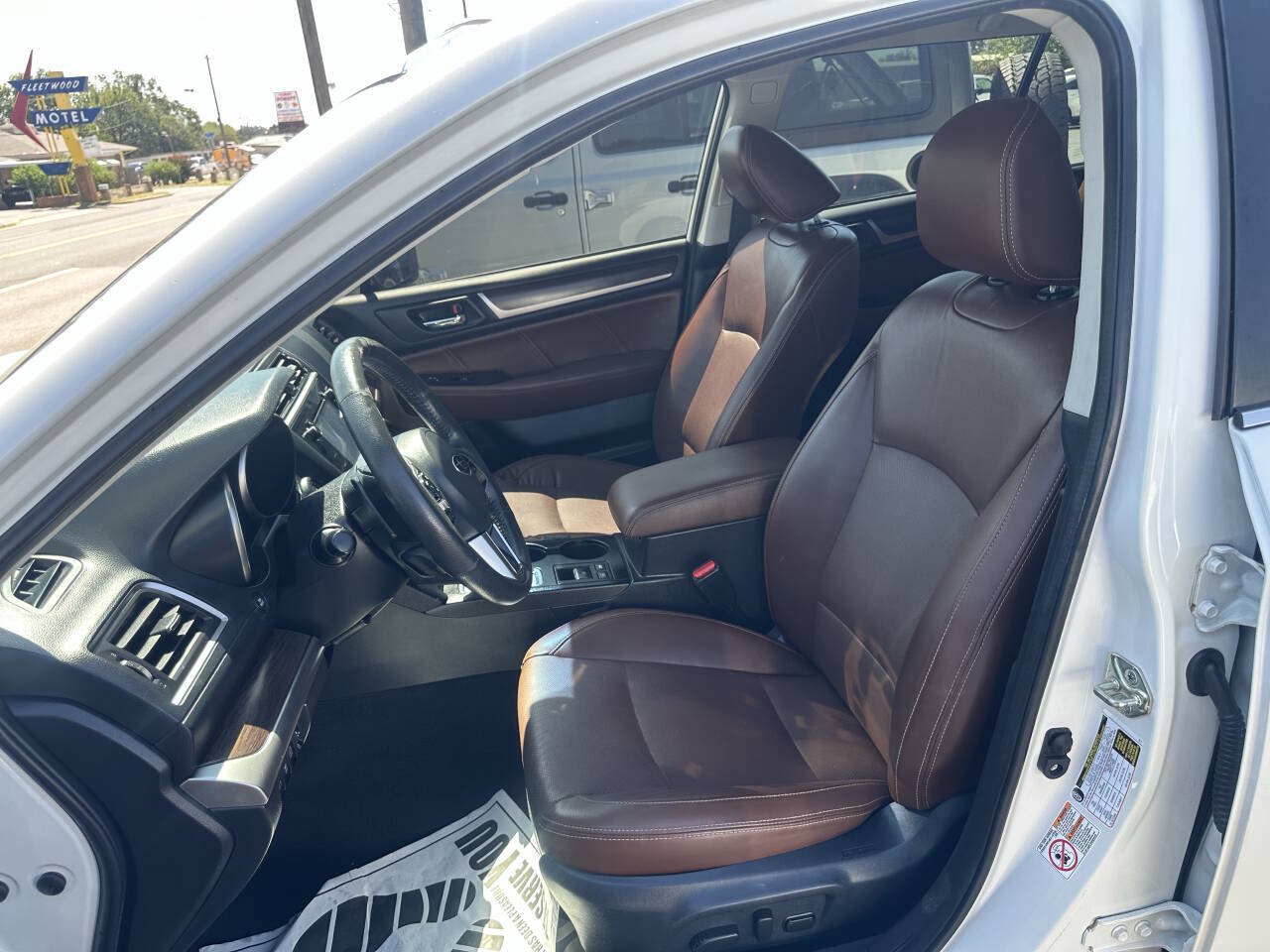 Used 2017 Subaru Outback 3.6R Touring AWD/4WD image 12