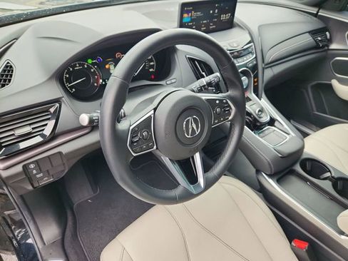 Used 2025 Acura RDX SH-AWD image 10