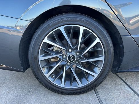 Used 2021 Hyundai Sonata Limited w/ Preferred Accessory Package image 15