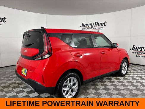 Used 2025 Kia Soul LX w/ LX Technology Package FWD image 6