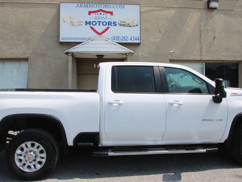 Used 2023 Chevrolet Silverado 2500 LT w/ Convenience Package AWD/4WD image 4