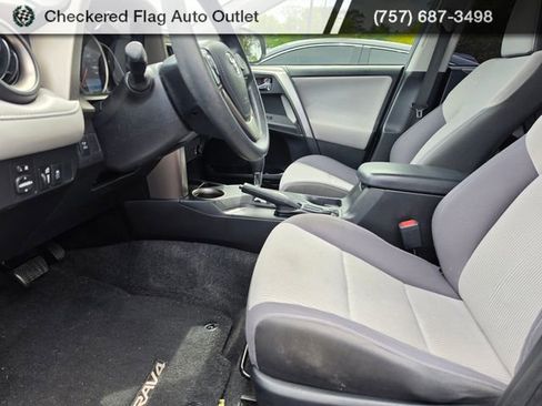 Used 2015 Toyota RAV4 XLE image 9