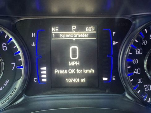 Used 2015 Chrysler 200 Limited image 33