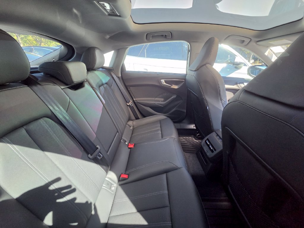 Used 2018 Audi Q5 2.0T Premium Plus w/ Premium Plus Package AWD/4WD image 10