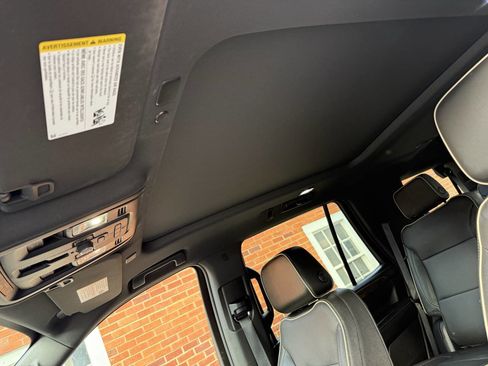 Used 2023 Chevrolet Tahoe Premier image 9