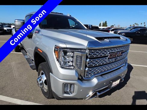 Used 2022 GMC Sierra 3500 Denali image 2