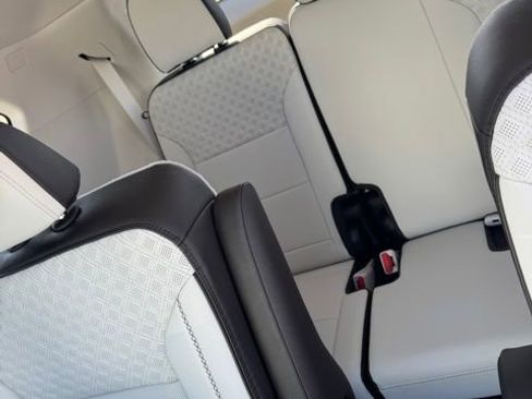 Used 2024 GMC Acadia Denali w/ Super Cruise Package image 12