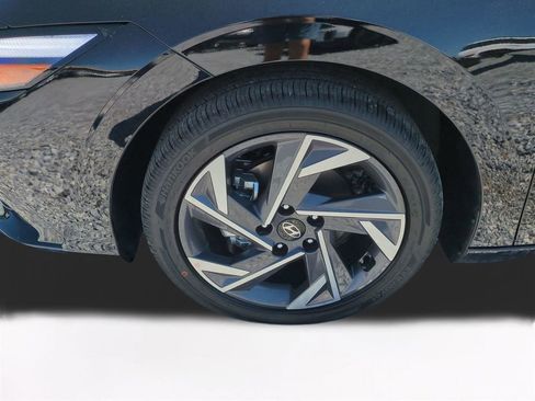 New 2026 Hyundai Elantra Limited FWD image 11