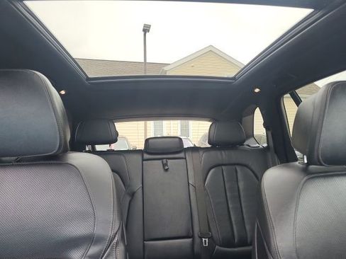 Used 2022 BMW X5 xDrive40i w/ M Sport Package AWD/4WD image 8