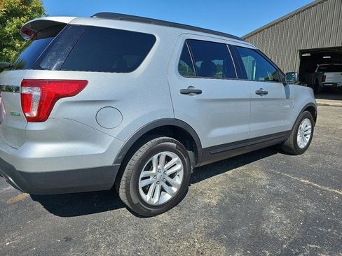 Used 2017 Ford Explorer Base FWD image 7