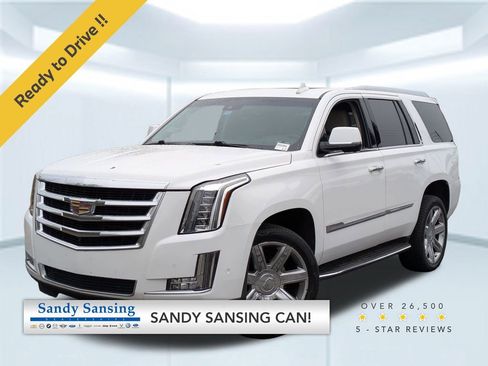 Used 2017 Cadillac Escalade Luxury image 1
