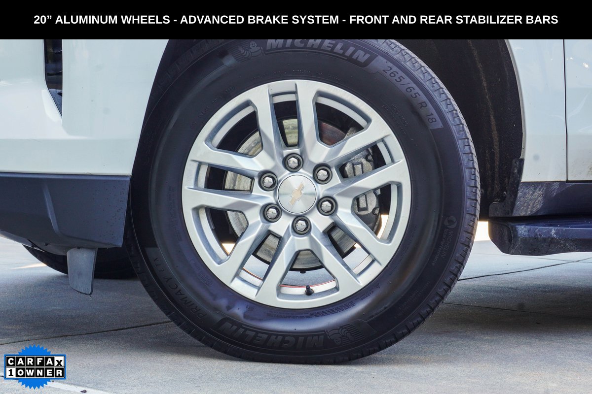Used 2024 Chevrolet Suburban LT RWD image 3