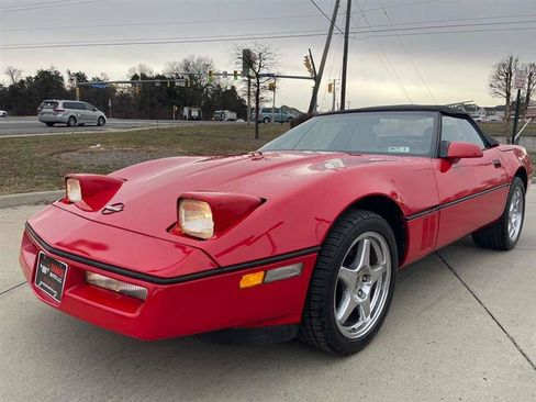 Used 1990 Chevrolet Corvette Convertible RWD image 2