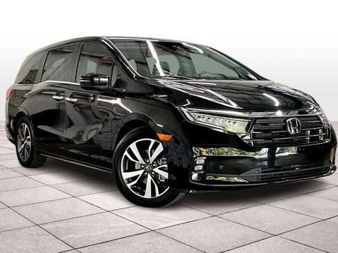 Used 2023 Honda Odyssey Touring image 2