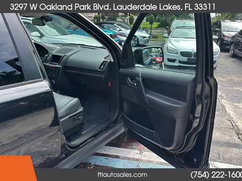 Used 2011 Land Rover LR2 HSE image 44