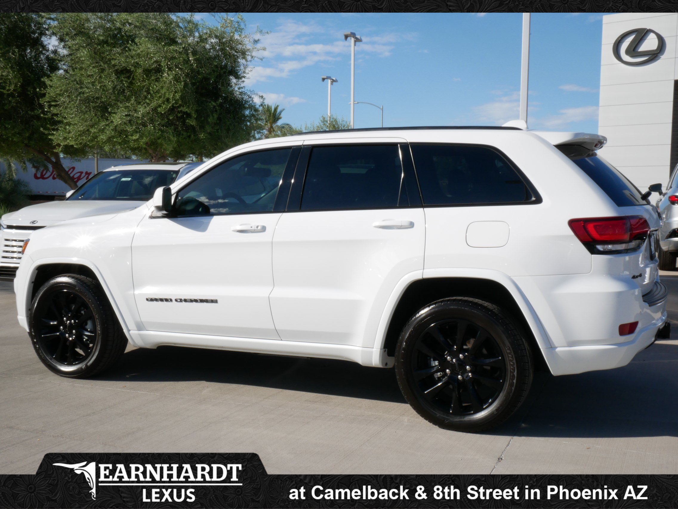 Used 2020 Jeep Grand Cherokee Altitude AWD/4WD image 5
