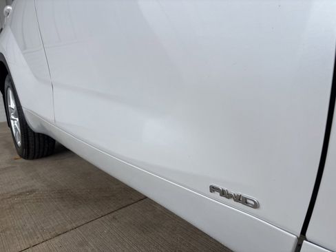 Used 2024 Toyota Highlander LE image 36