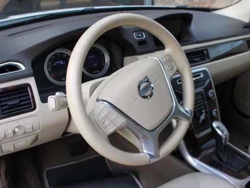Used 2013 Volvo XC70 3.2 image 15