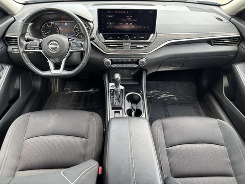 Used 2024 Nissan Altima 2.5 SV w/ SV Premium Package FWD image 18
